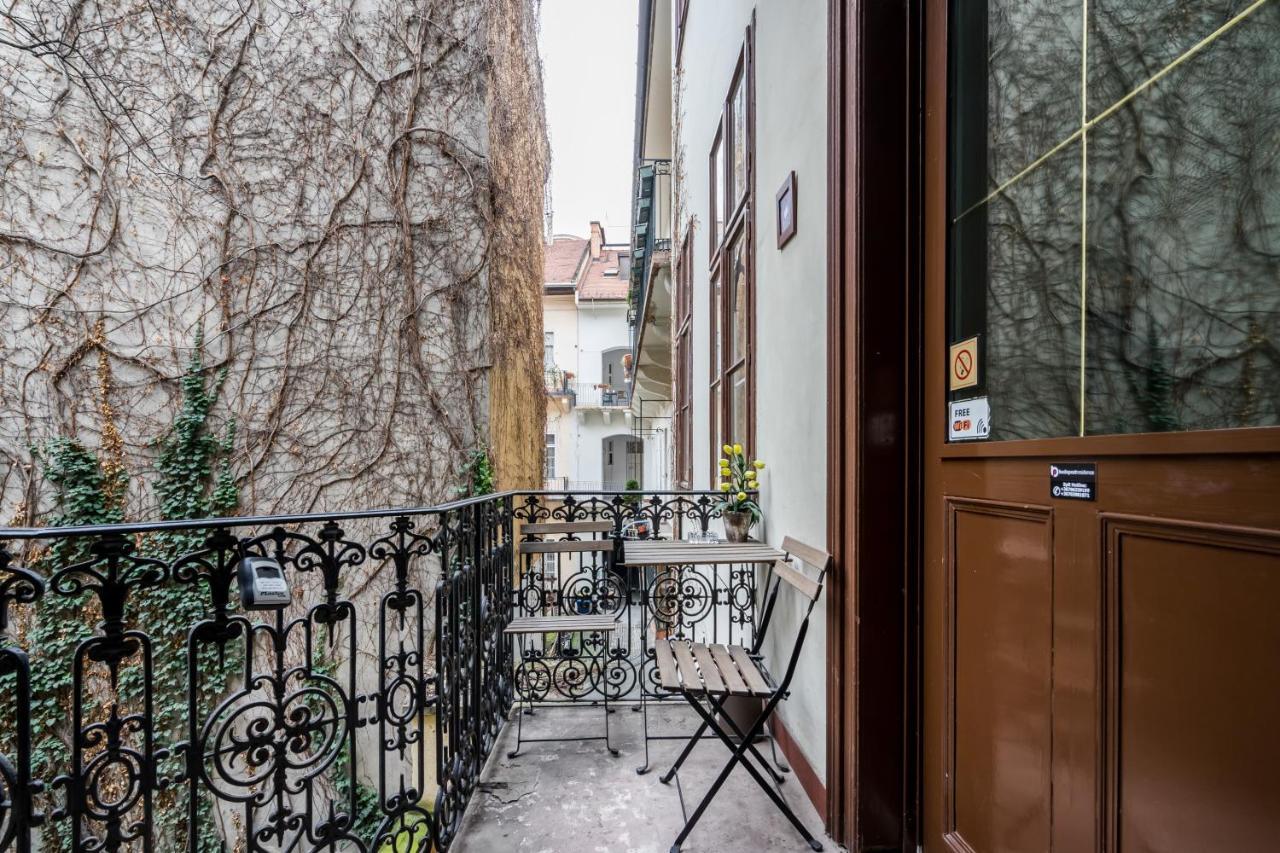 Pyvo Street Home With Balcony By Nw ブダペスト エクステリア 写真